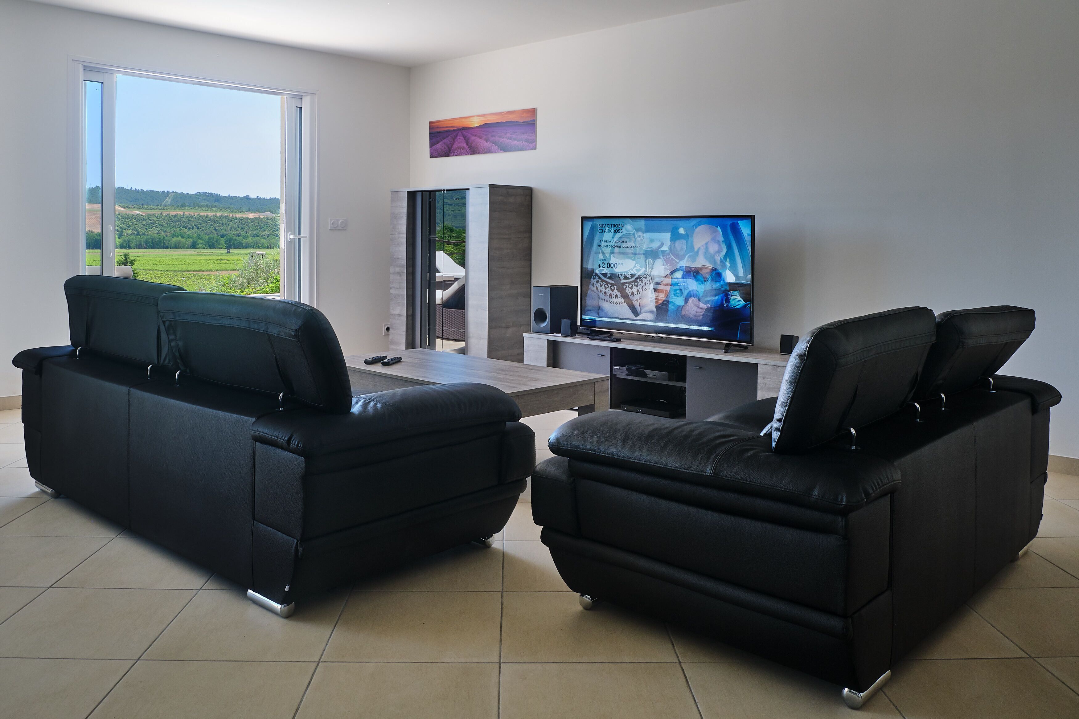 智能电视、DVD 播放器、乒乓球、立体声音响