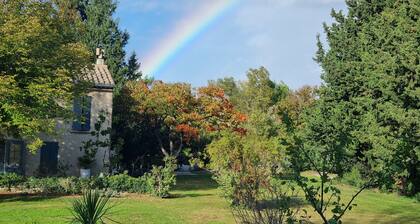 Authentic Provencal farmhouse near Isle sur la Sorgue