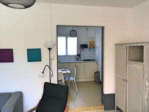 Interior - Apartment near the sea with terrace and loggia - All included: linen & cleaning (Saint-Palais-Sur-Mer)