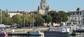 For rent in La Rochelle Cozy renovated single storey house. 