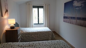 2 chambres, fer et planche à repasser, Wi-Fi, draps fournis