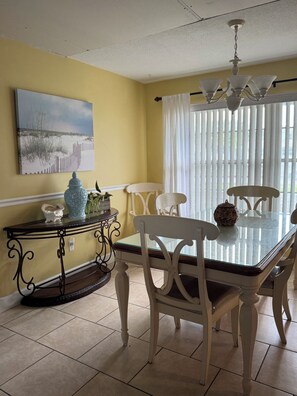 Dining - 4 BEDROOM HOUSE JUST A WALK TO THE BEACH! (Indian Harbour Beach)
