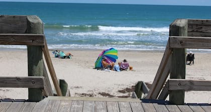 4 MAKUUHUONE KULKU BEACH!