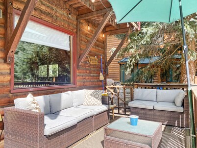 Lemmon Lodge - Private Beachfront and Fishing!