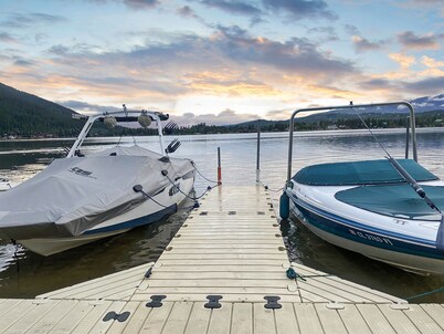 Lemmon Lodge - Private Beachfront and Fishing!