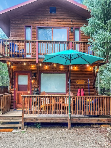 Lemmon Lodge - Private Beachfront and Fishing!