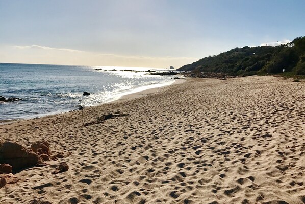 Beach nearby, sun loungers, beach towels