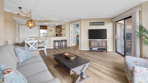 Living area - OCEANFRONT!  Partial Ocean VIEW! Guaranteed CLEAN!! Villamare - Palmetto Dunes (Hilton Head)