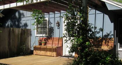 Beautiful Secluded Cottage In Old Ocean Springs Ms