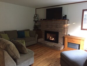 Smart TV, fireplace, DVD player