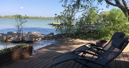 Drifted Inn - Riverfront Cabin