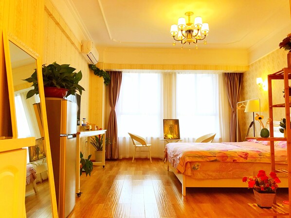 Comfort Condo, 1 Bedroom, Kitchen | Desk, blackout drapes, soundproofing, free WiFi