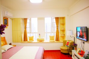 Comfort Condo, 1 Bedroom, Kitchen | Desk, blackout curtains, soundproofing, free WiFi