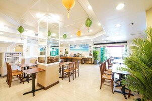 每日供應即叫即煮早餐 (費用另計)