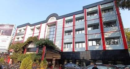 Grand Continental Hotel
