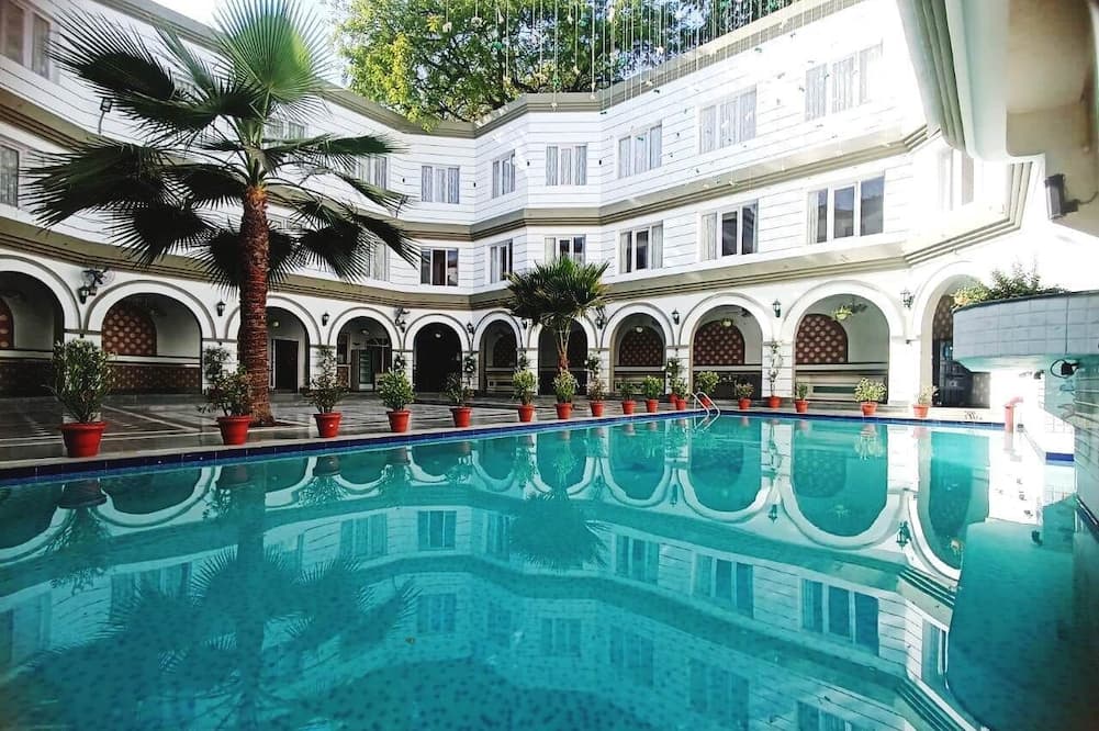 Grand Continental Hotel
