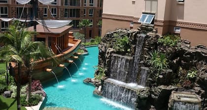 Atlantis Condo Resort Pattaya by Vichairat