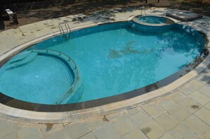 Outdoor pool - Forest Village Holiday Homes (Silvassa)