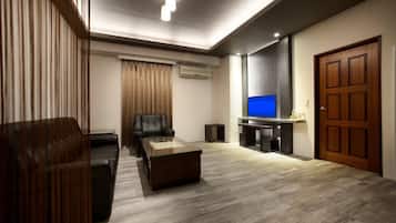 液晶テレビ