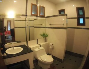 1-Bedroom Villa | Bathroom