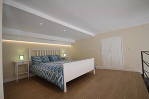 Premium bedding, soundproofing, free WiFi - Albachiara (Naples)