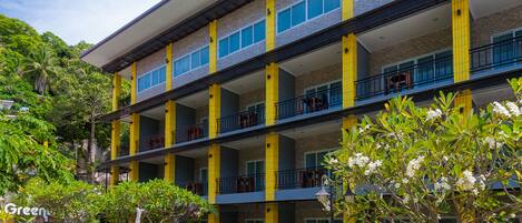 Superior Room with Garden View | Desk, rollaway beds, free WiFi