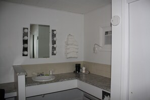 Standard Suite, 2 Queen Beds, Non Smoking, Refrigerator & Microwave | Bathroom sink