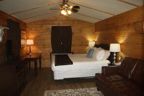 Standard Suite, 1 King Bed with Sofa bed, Non Smoking, Refrigerator & Microwave - Oberlin Inn (Oberlin)