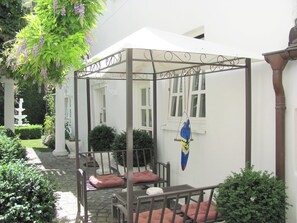 Courtyard view - Apartment Storchenfärbe (Memmingen)