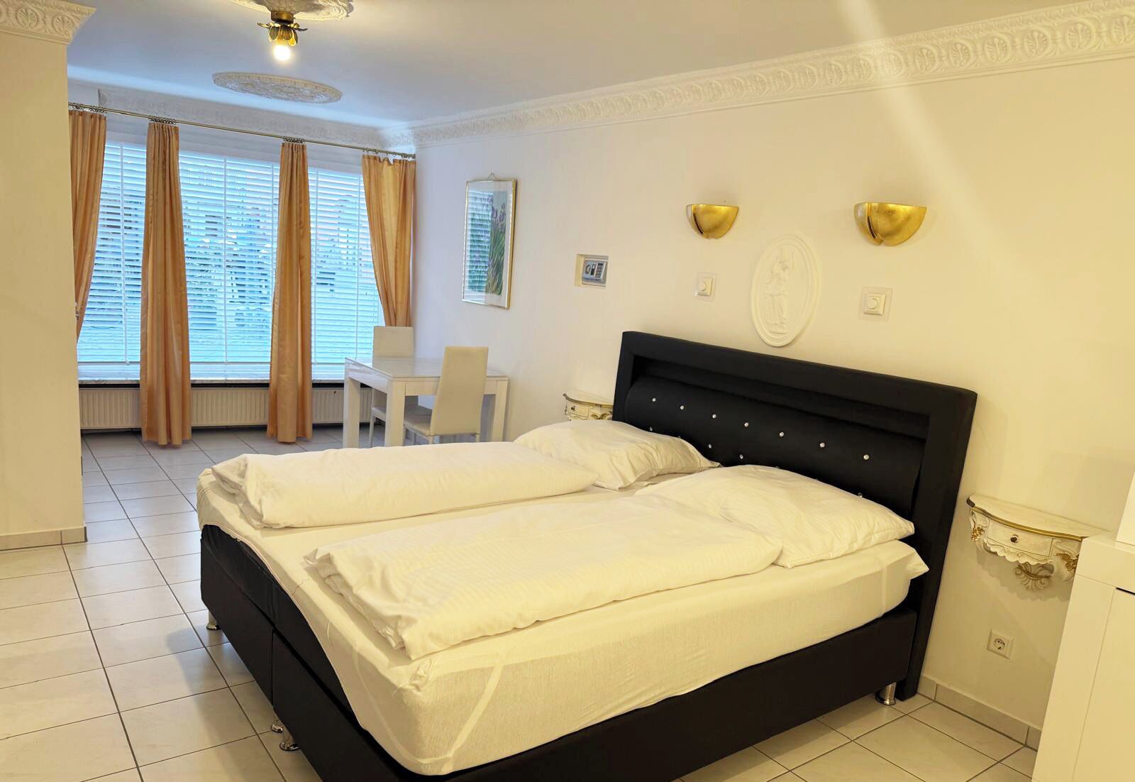 City Studio Suite, Private Bathroom (4 | Suite Kaffee-Küche) | Peralatan tempat tidur hipoalergenik, Wi-fi percuma, cadar katil 