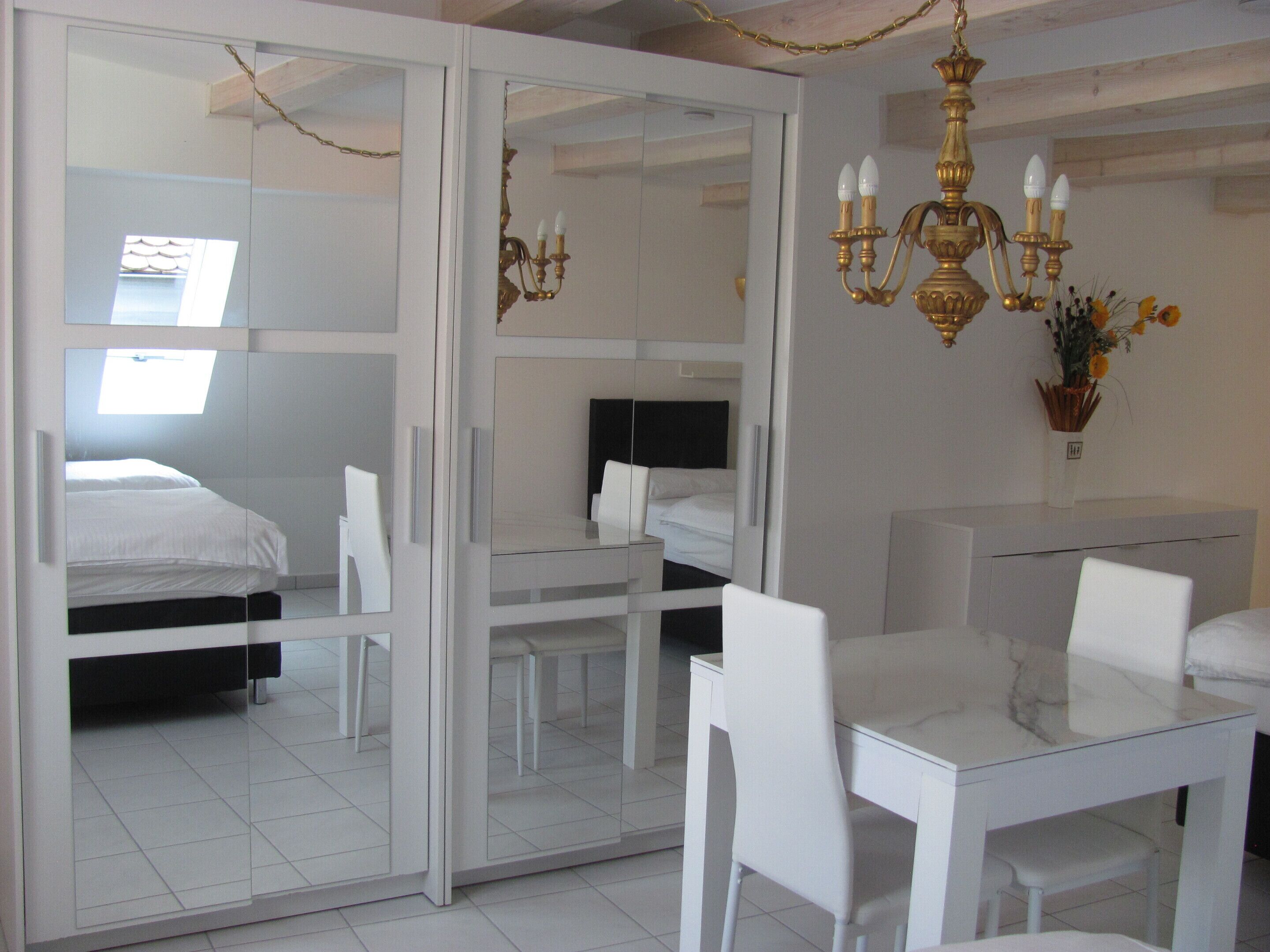 Appartamento City, bagno privato, vista città (11) | Servizio della camera