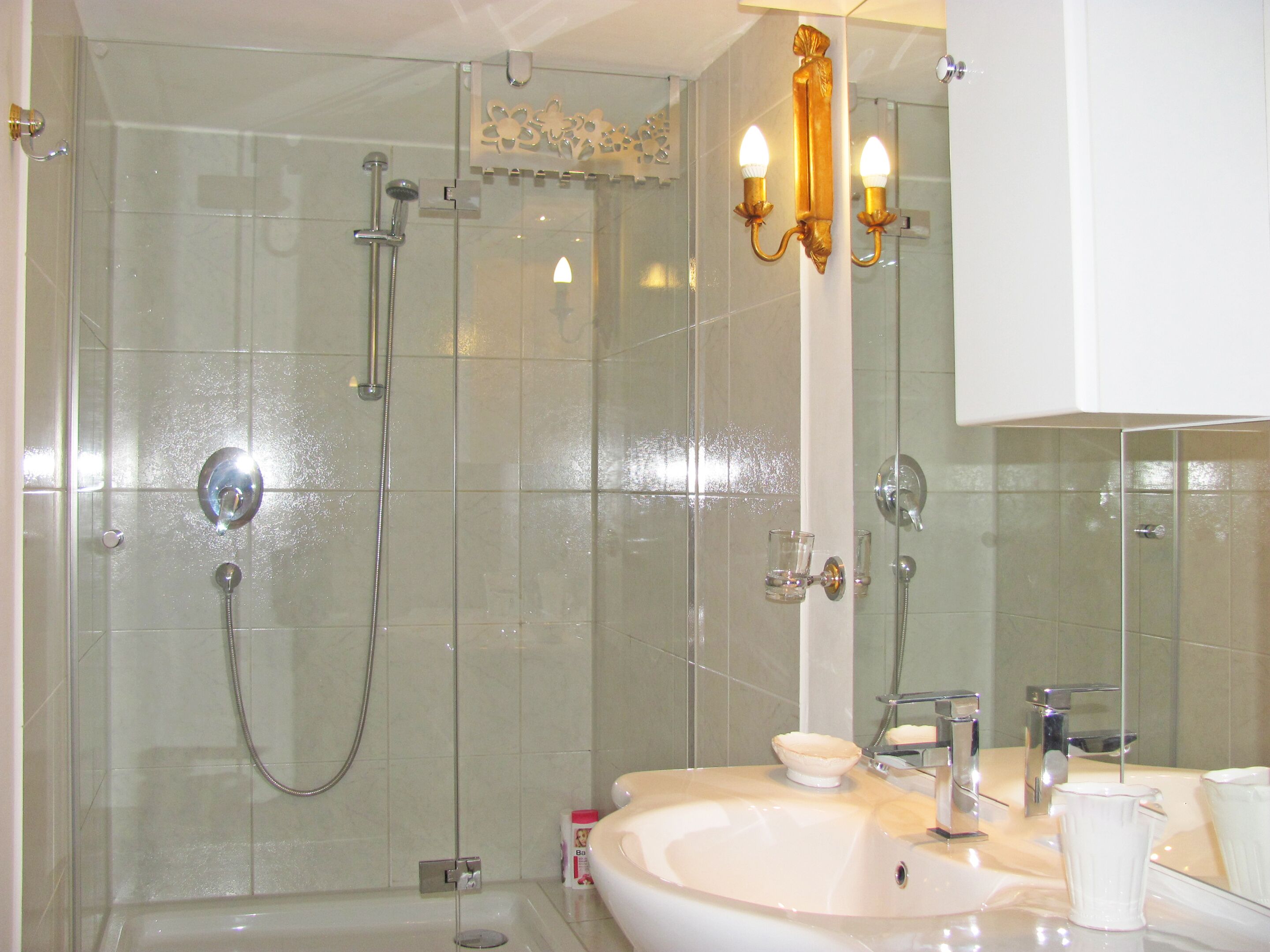 Apartamento City, baño privado, vistas a la ciudad (8) | Baño | Secador de pelo, toallas, jabón y champú
