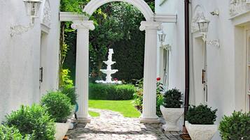 City Studio, Private Bathroom, City View (10) | Exterior