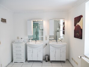 Apartamento superior, baño privado (  6) | Baño