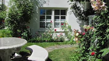 City-House, eigenes Bad, Gartenblick (1) | AuĂenbereich