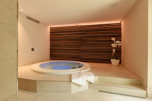 Bain à remous intérieur