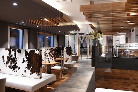 Bar (on property). Dolomeet Boutique Hotel