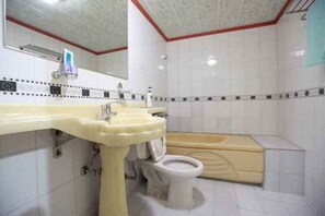 Ducha, artículos de tocador gratuitos, toallas