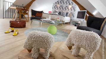 Suite | Luxe beddengoed, een bureau, verduisterende gordijnen