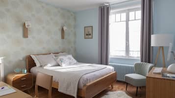 Standard Double Room, Private Bathroom, City View (La Chambre Teppaz) | Premium bedding, desk, blackout drapes, iron/ironing board