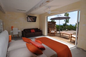 Superior Double Room, Terrace, Sea View | Minibar, in-room safe, desk, free cots/infant beds