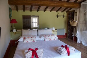 Premium bedding, minibar, desk, iron/ironing board