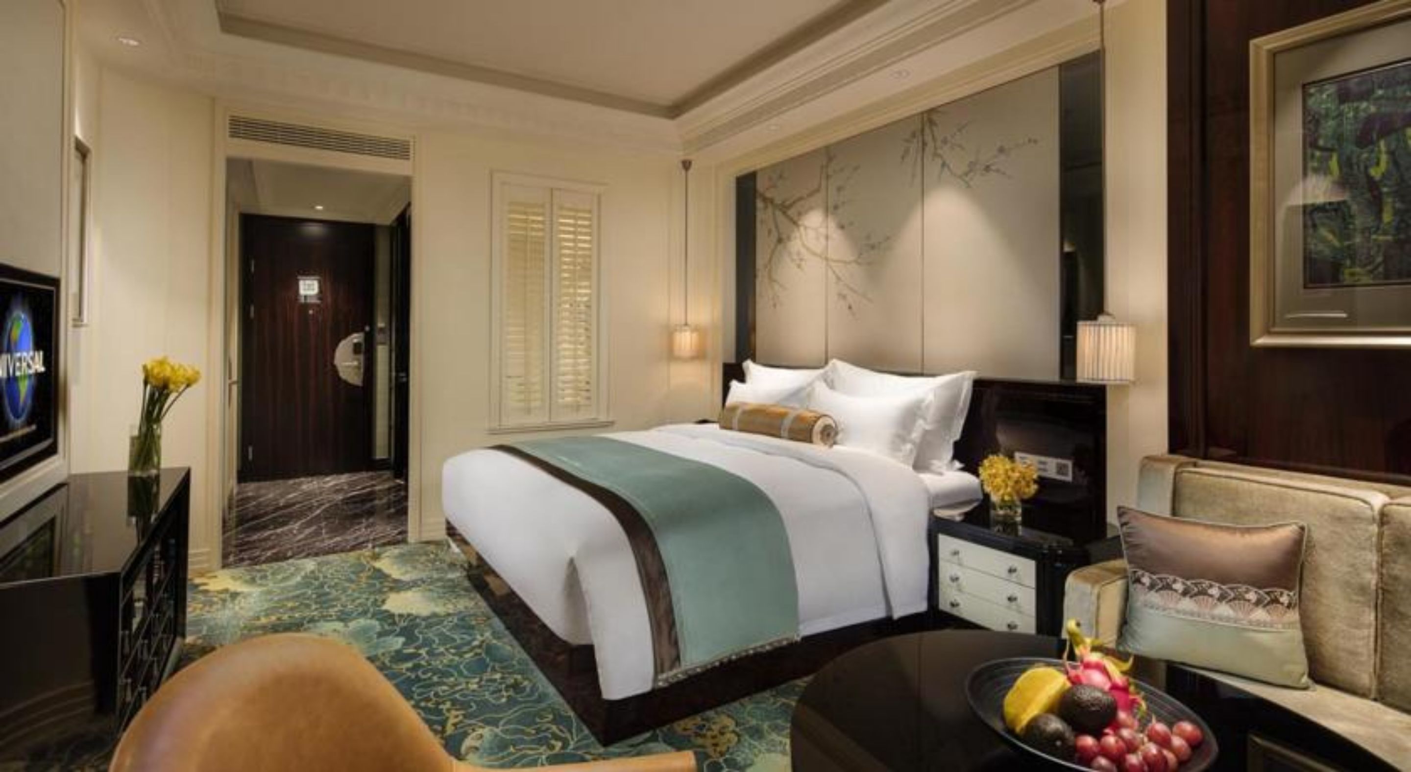 elegant room | minibar, in-room safe, desk, blackout curtains