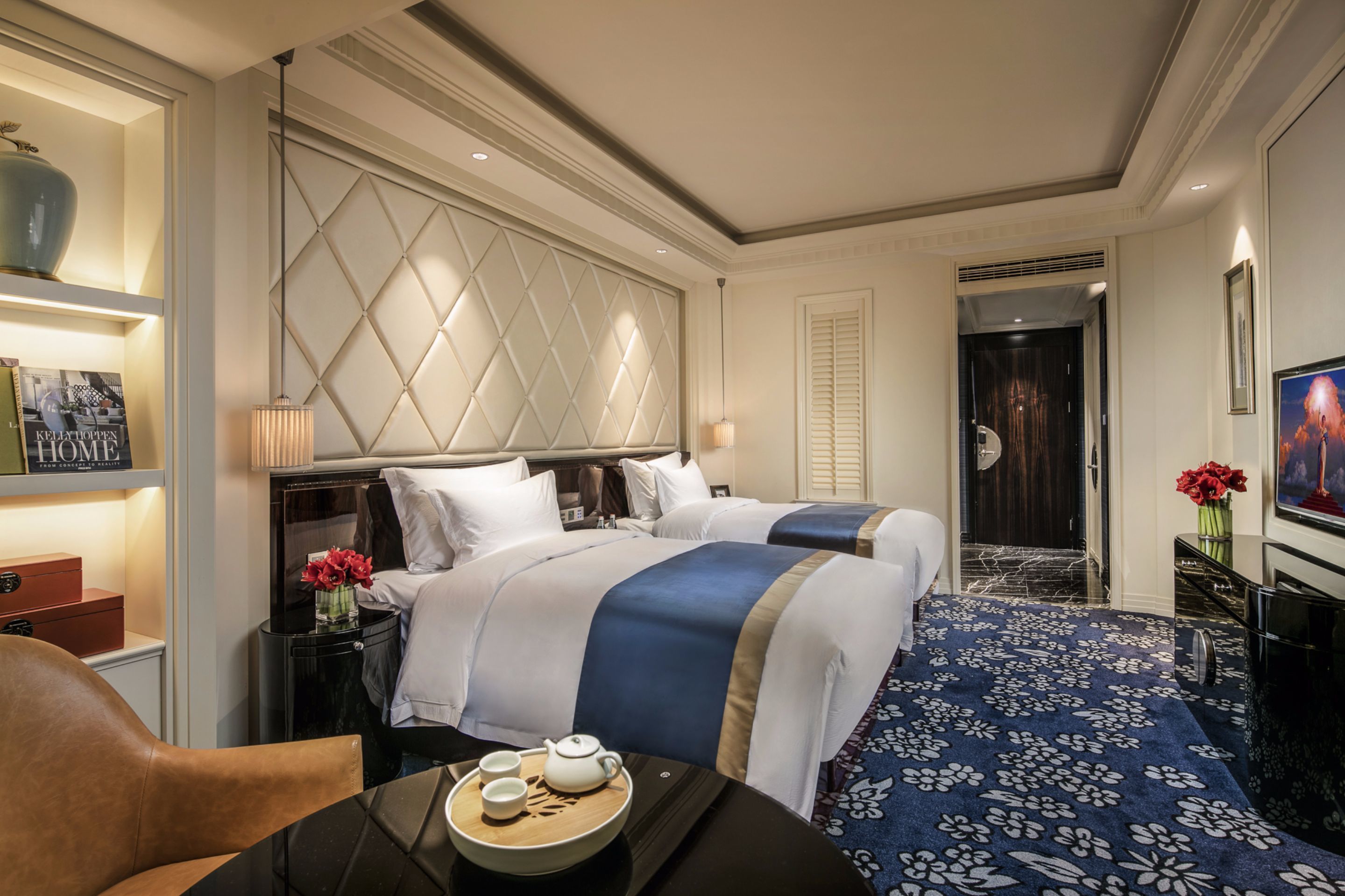 exclusive twin room | minibar, in-room safe, desk, blackout curtains