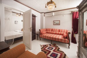 Suite | Living room | LCD TV