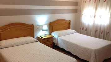 Kahden hengen standard-huone | Työpöytä, pimennysverhot, ilmainen Wi-Fi