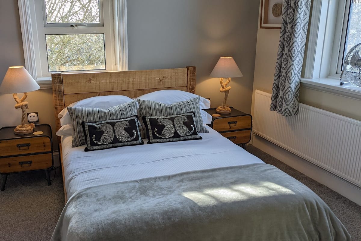 Comfort tweepersoonskamer, en-suite badkamer (Room 7 2nd Floor) | 1 slaapkamer