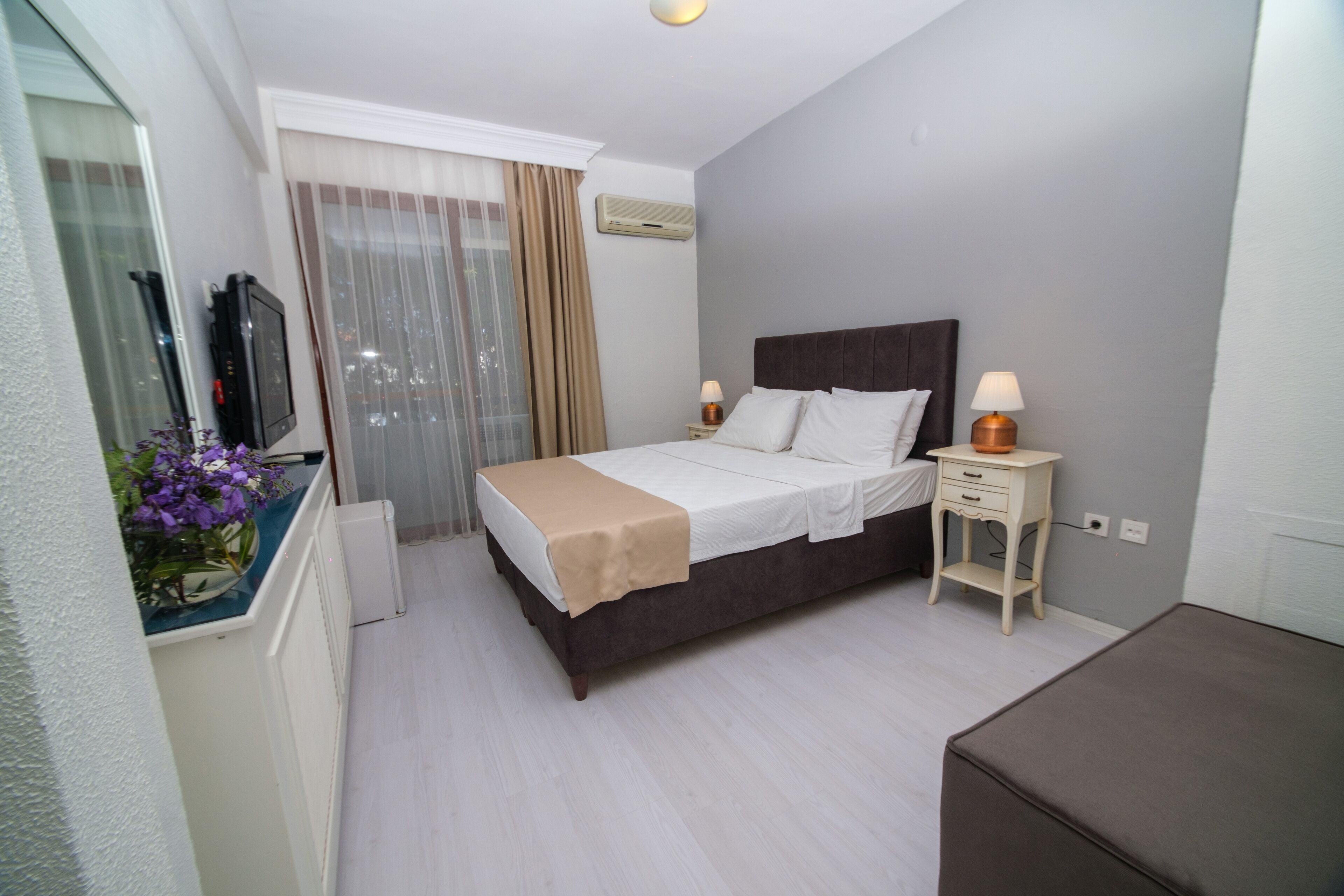 standard double or twin room, balcony | premium bedding, minibar, in-room safe, desk
