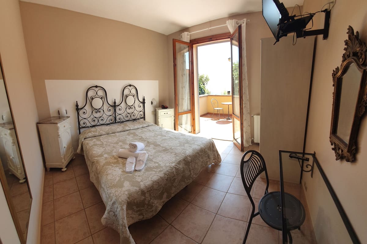 Superior Room | Individually furnished, desk, blackout curtains, free WiFi