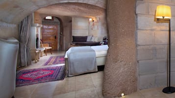 Family Suites | Premium bedding, minibar, in-room safe, individually decorated